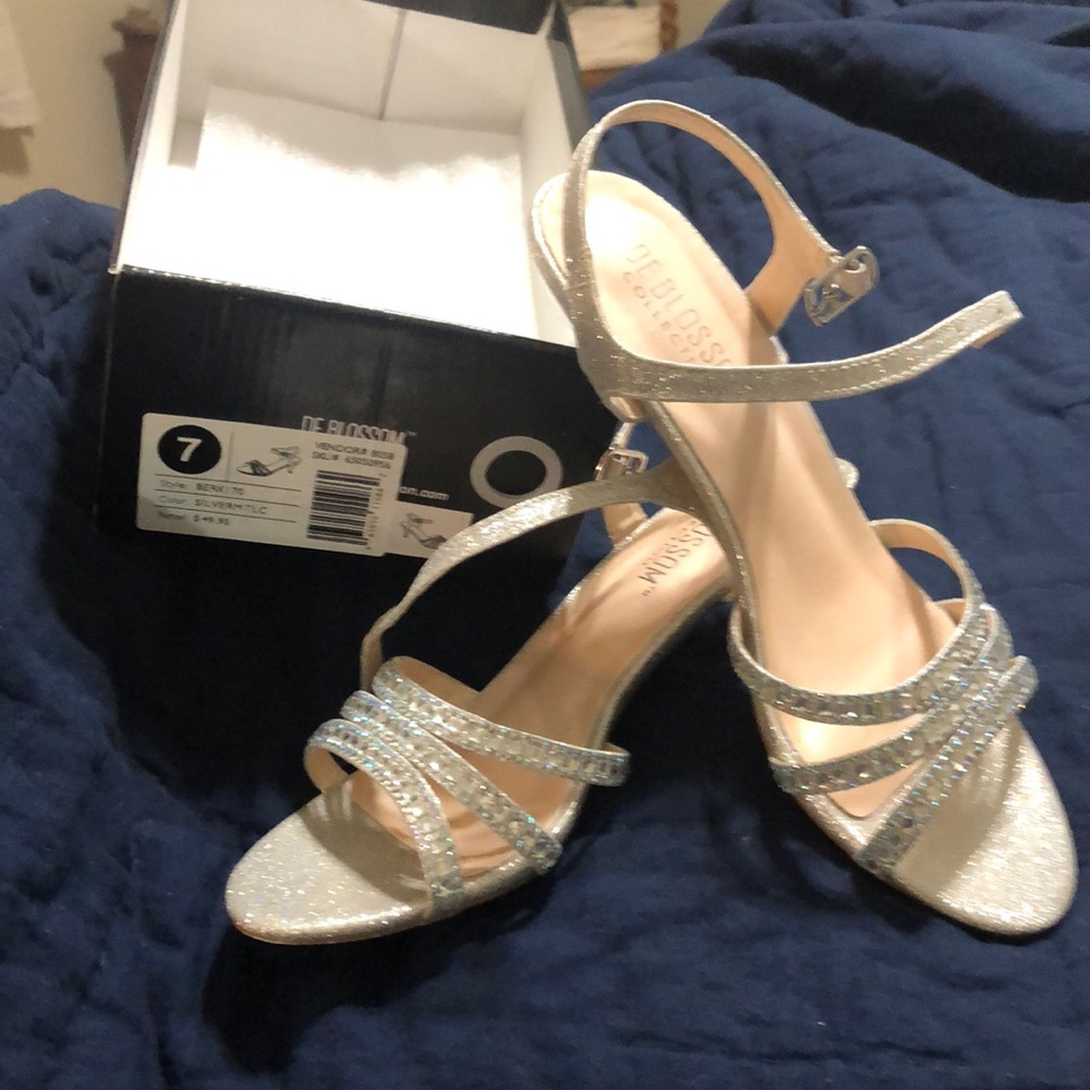 De Blossom sandals for formal